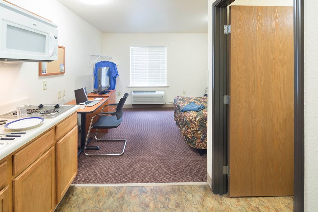 Woodspring Suites Holland - Grand Rapids Room photo