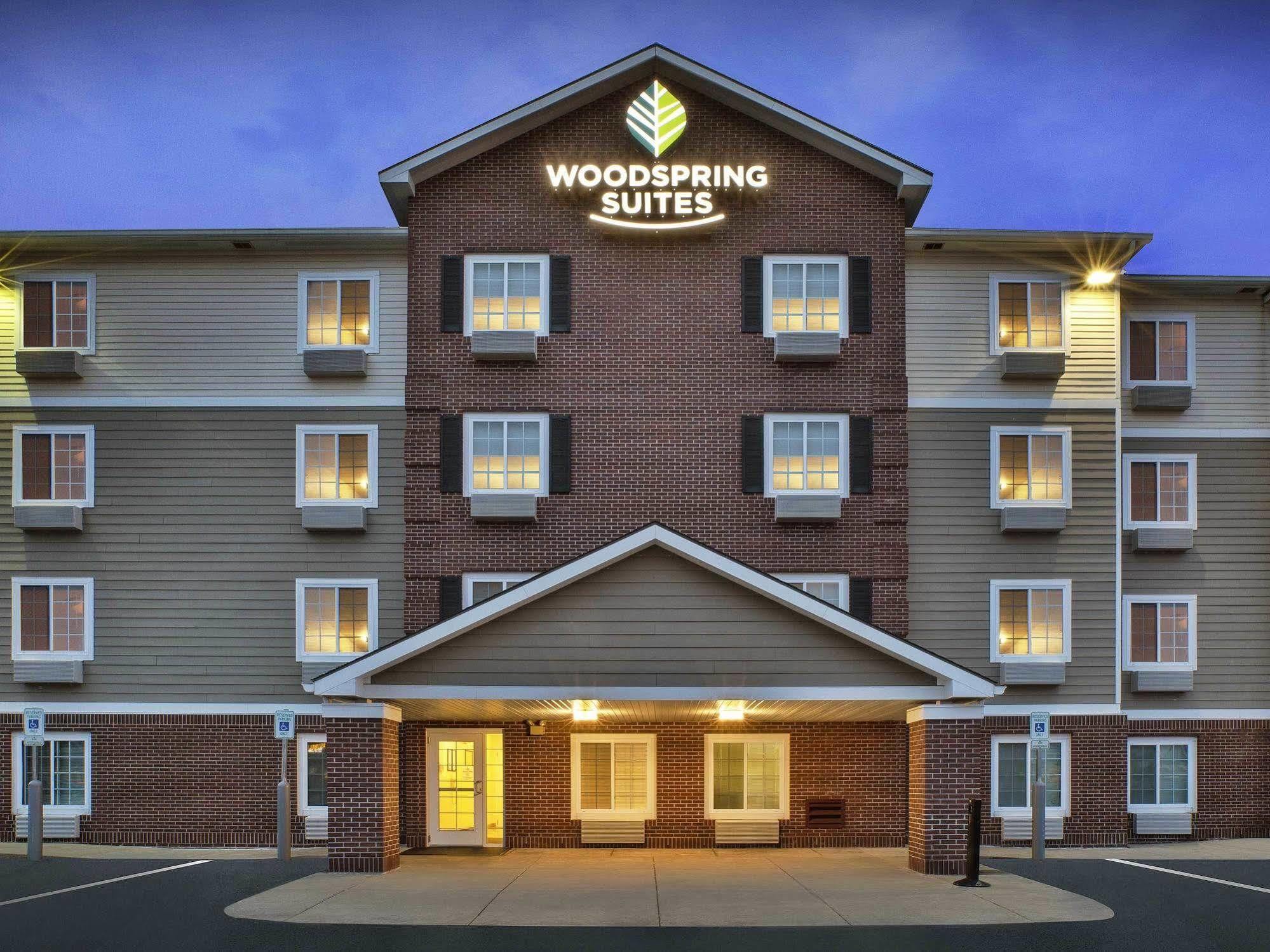 Woodspring Suites Holland - Grand Rapids Exterior photo